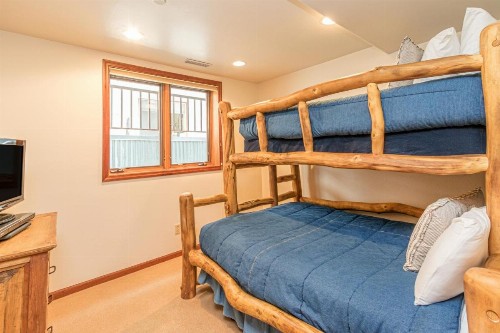 PACIFIC ST TOWNHOUSE II by Exceptional Stays - image 6