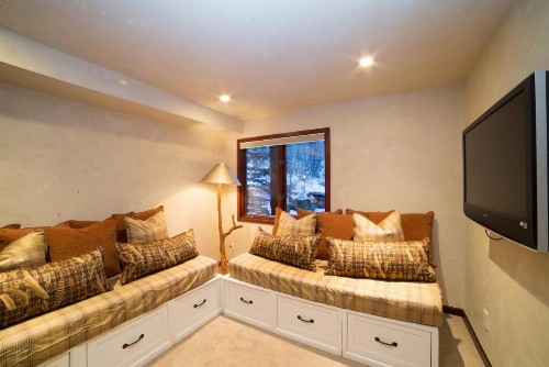 RIVERSIDE B201 by Exceptional Stays - image 10