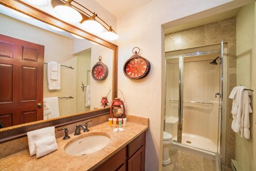 RIVERSIDE B201 by Exceptional Stays - image 2