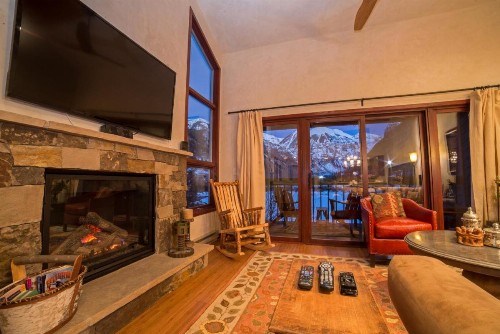 RIVERSIDE B201 by Exceptional Stays - image 4