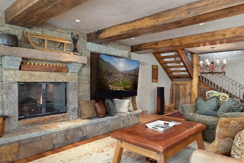 HILLTOP HIDEAWAY by Exceptional Stays - image 21