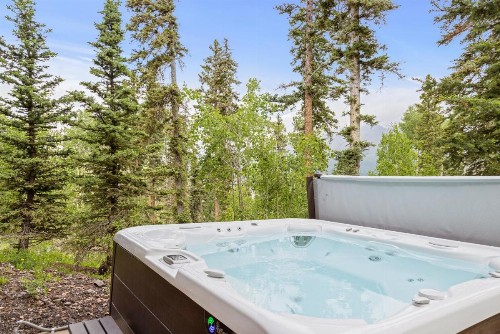 HILLTOP HIDEAWAY by Exceptional Stays - image 24