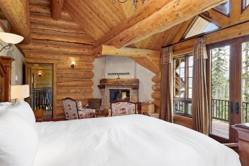 HILLTOP HIDEAWAY by Exceptional Stays - image 26