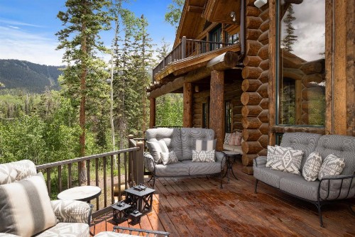 HILLTOP HIDEAWAY by Exceptional Stays - image 3
