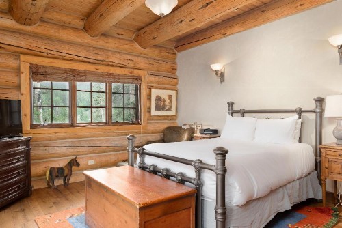 HILLTOP HIDEAWAY by Exceptional Stays - image 38