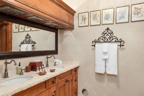 HILLTOP HIDEAWAY by Exceptional Stays - image 42