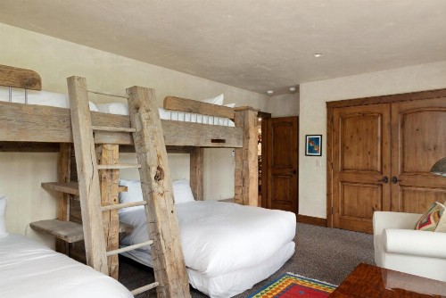 HILLTOP HIDEAWAY by Exceptional Stays - image 45