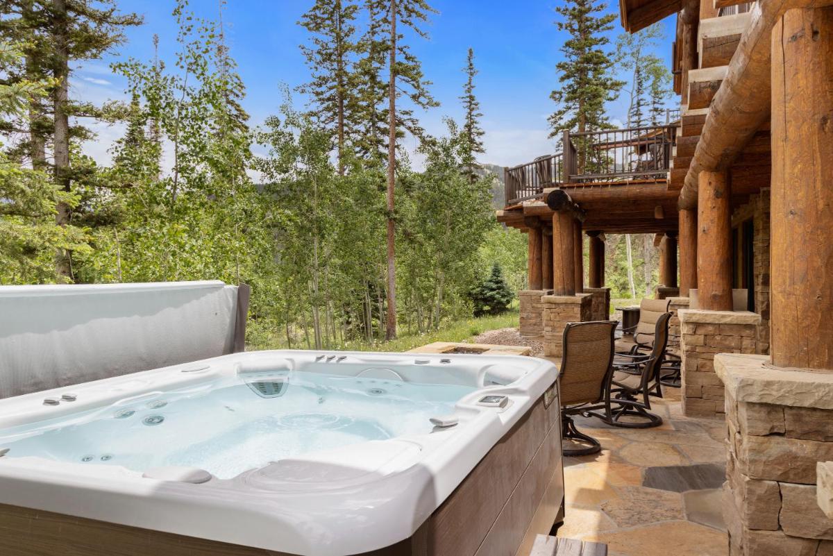 HILLTOP HIDEAWAY by Exceptional Stays - image 5