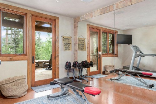 HILLTOP HIDEAWAY by Exceptional Stays - image 6