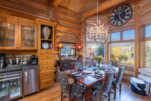 Luxurious Tristant Residence Ski In Ski Out with Hot Tub - image 6