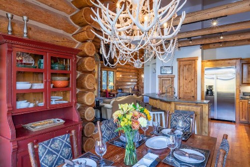 Luxurious Tristant Residence Ski In Ski Out with Hot Tub - image 7