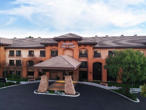 Hampton Inn & Suites Temecula - image 1