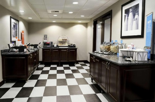 Hampton Inn & Suites Temecula - image 12