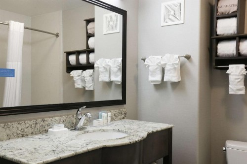 Hampton Inn & Suites Temecula - image 22