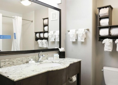 Hampton Inn & Suites Temecula - image 42