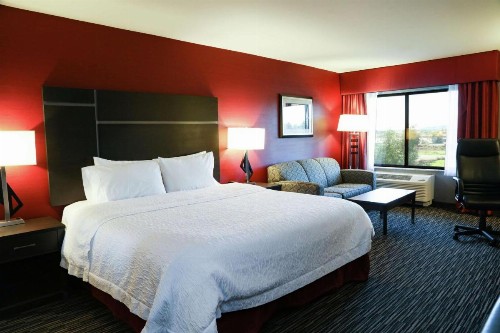 Hampton Inn & Suites Temecula - image 48