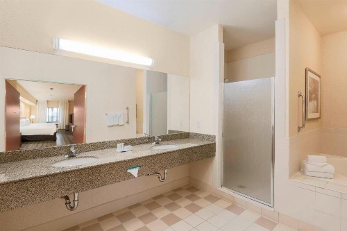 Fairfield Inn & Suites Temecula - image 16