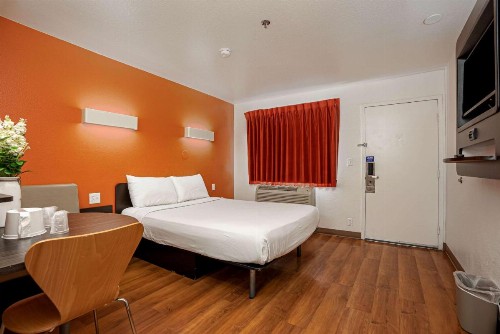 Motel 6-Temecula CA - Historic Old Town - image 12