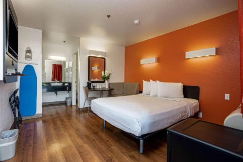 Motel 6-Temecula CA - Historic Old Town - image 13