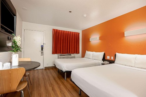 Motel 6-Temecula CA - Historic Old Town - image 18