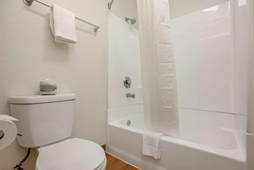 Motel 6-Temecula CA - Historic Old Town - image 19