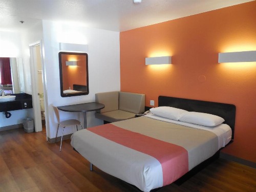 Motel 6-Temecula CA - Historic Old Town - image 31