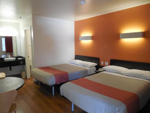 Motel 6-Temecula CA - Historic Old Town - image 32