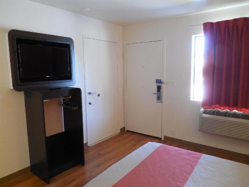 Motel 6-Temecula CA - Historic Old Town - image 34