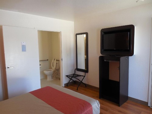 Motel 6-Temecula CA - Historic Old Town - image 38