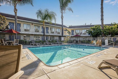 Motel 6-Temecula CA - Historic Old Town - image 6