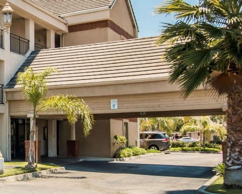 Quality Inn Temecula Valley Wine Country - image 16