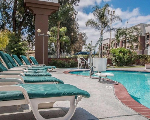 Quality Inn Temecula Valley Wine Country - image 17