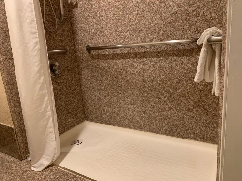 Quality Inn Temecula Valley Wine Country - image 2