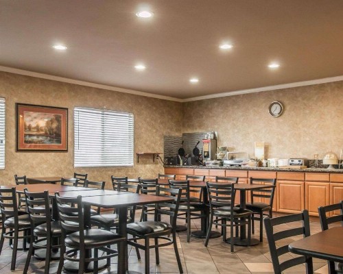 Quality Inn Temecula Valley Wine Country - image 21
