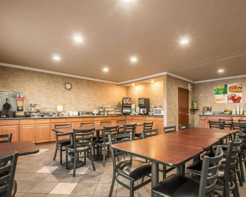 Quality Inn Temecula Valley Wine Country - image 27