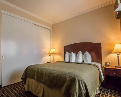 Quality Inn Temecula Valley Wine Country - image 29