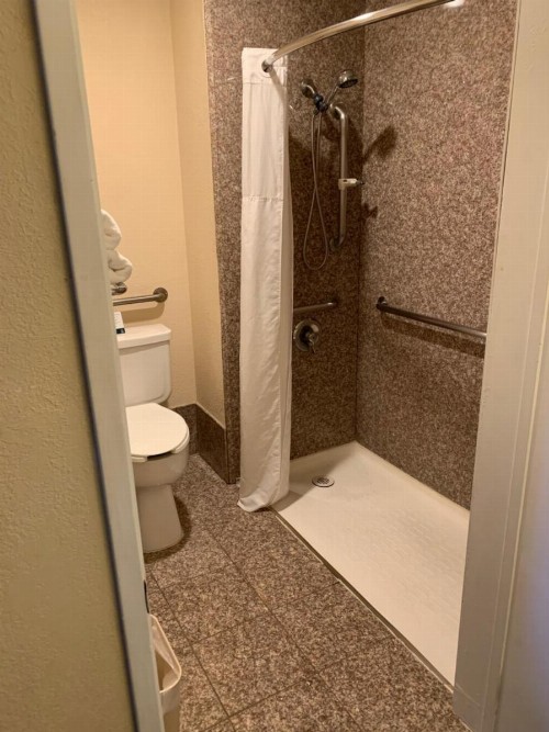 Quality Inn Temecula Valley Wine Country - image 3