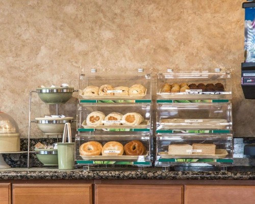 Quality Inn Temecula Valley Wine Country - image 33