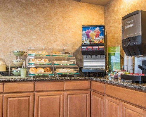 Quality Inn Temecula Valley Wine Country - image 34