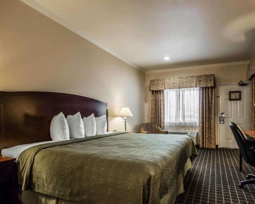 Quality Inn Temecula Valley Wine Country - image 7