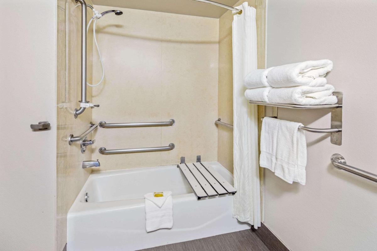 La Quinta by Wyndham Temecula - image 6
