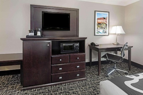 La Quinta by Wyndham Temecula - image 8