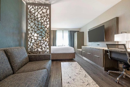 Best Western Plus Temecula Wine Country Hotel & Suites - image 11