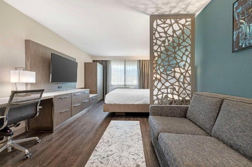 Best Western Plus Temecula Wine Country Hotel & Suites - image 15