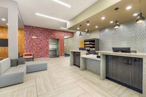 Best Western Plus Temecula Wine Country Hotel & Suites - image 2