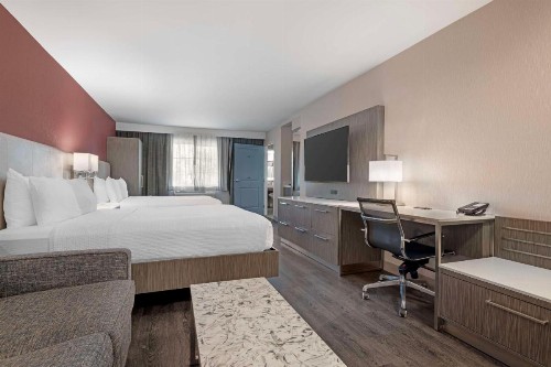 Best Western Plus Temecula Wine Country Hotel & Suites - image 20