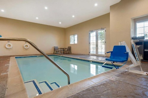 Best Western Plus Temecula Wine Country Hotel & Suites - image 5