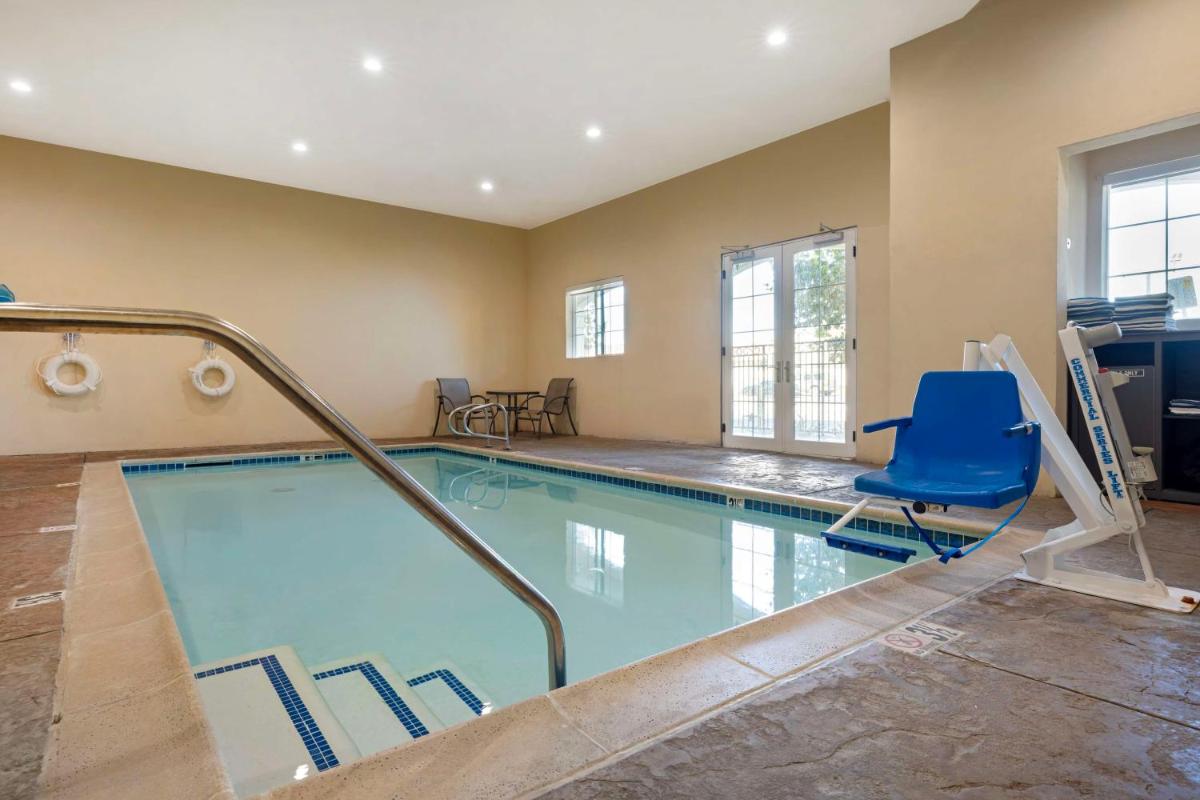 Best Western Plus Temecula Wine Country Hotel & Suites - image 5