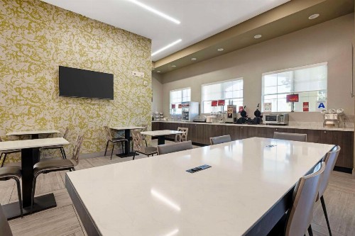 Best Western Plus Temecula Wine Country Hotel & Suites - image 8