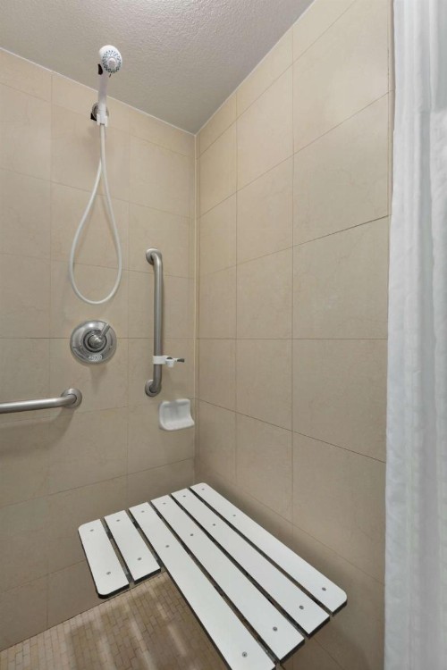 Embassy Suites Phoenix - Tempe - image 21
